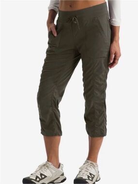 NEW! The North Face Dark Green Aphrodite 2.0 Capri Pants - Women's Stretch Small